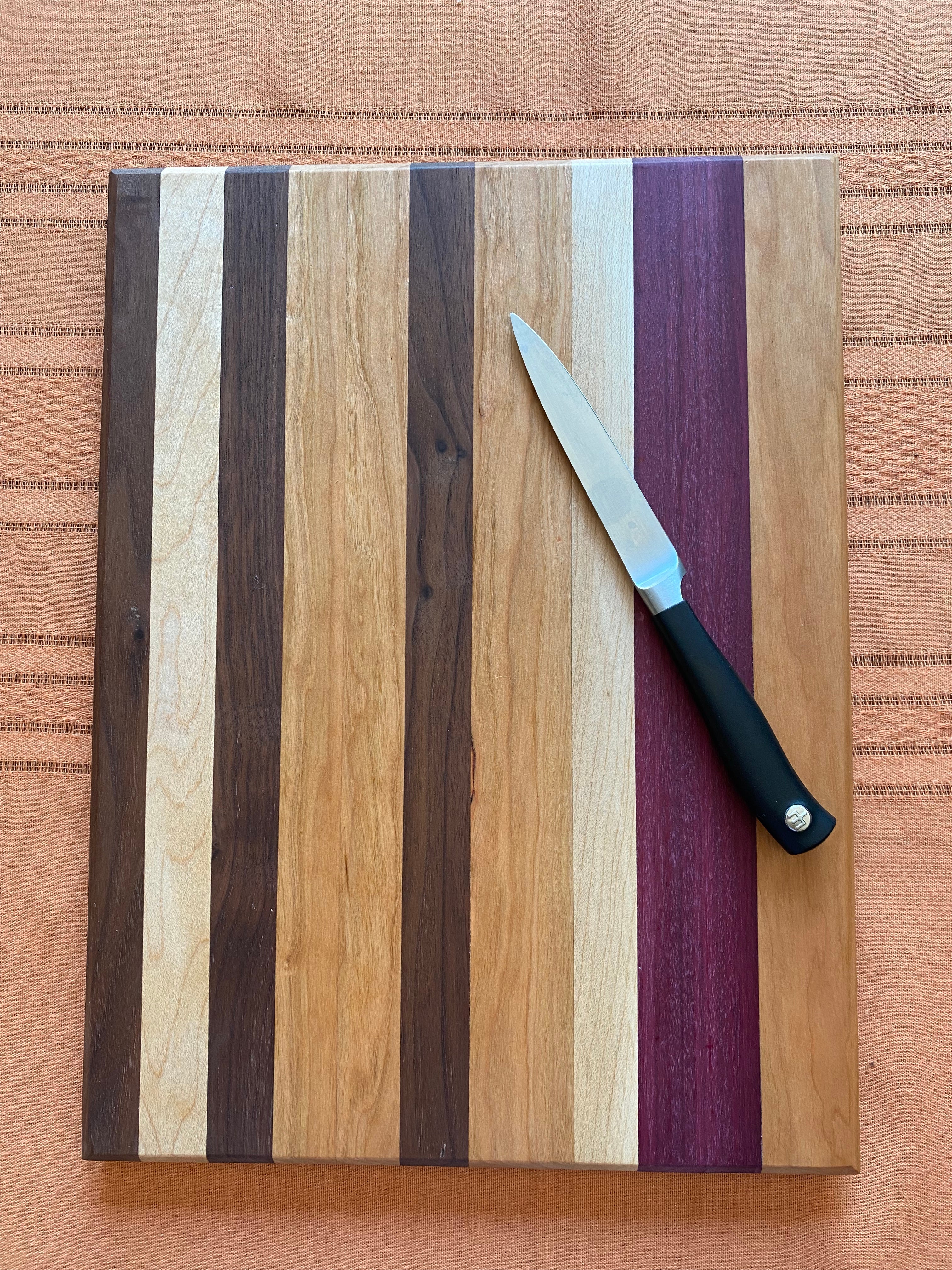Edge-Grain Mixed Hardwood Cutting Board